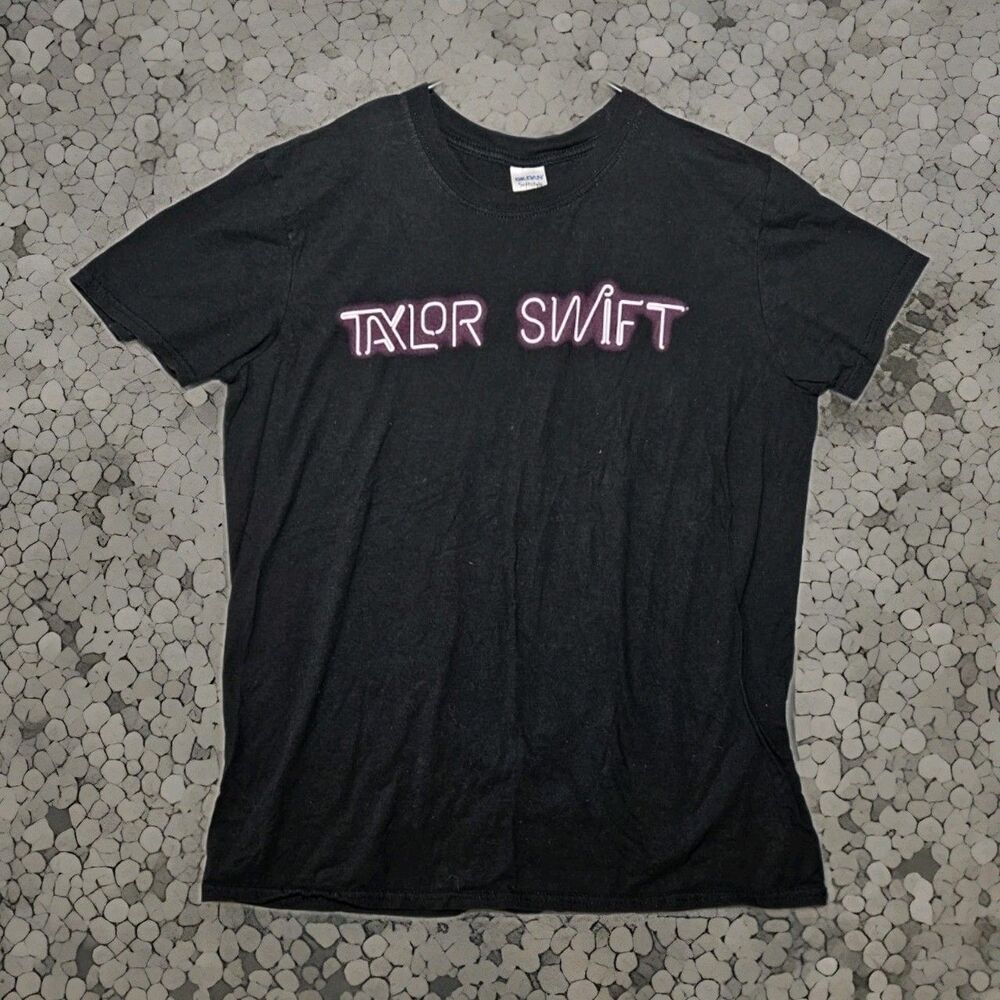 Taylor Swift 1989 World Tour T-Shirt Juniors Medium Black With Neon Logo Gildan